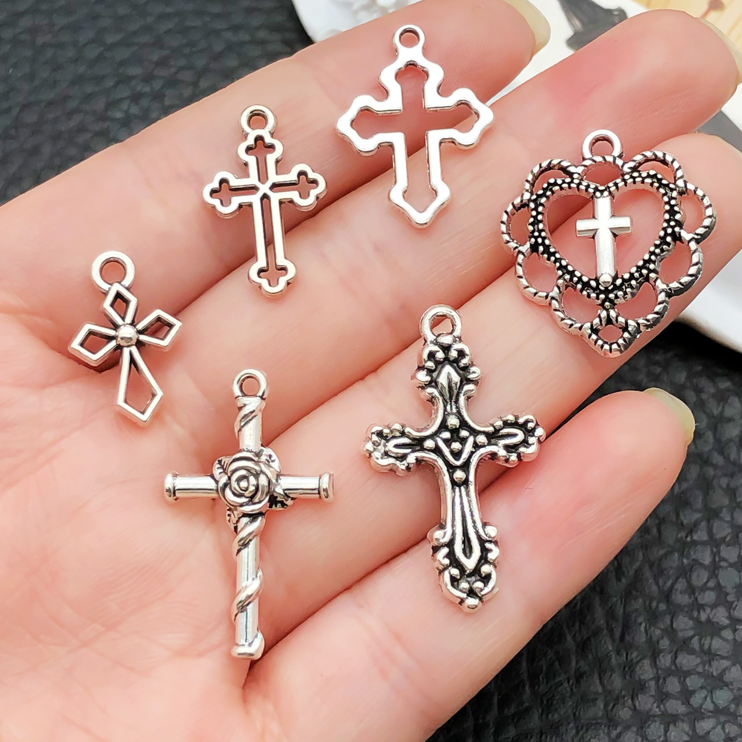 52-teiliges verschiedene Kreuz – Ethnic Fashion Design Bewertung und Preis