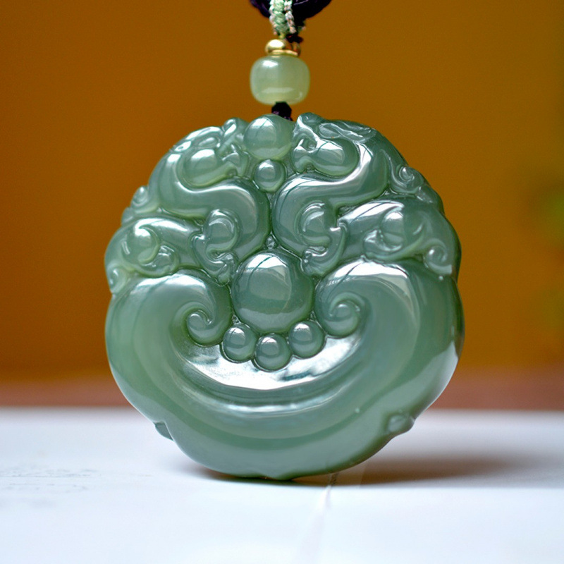Natürlicher Hetian-Jade-Anhäng – Go Ethnic Fashion Bewertung und Preis